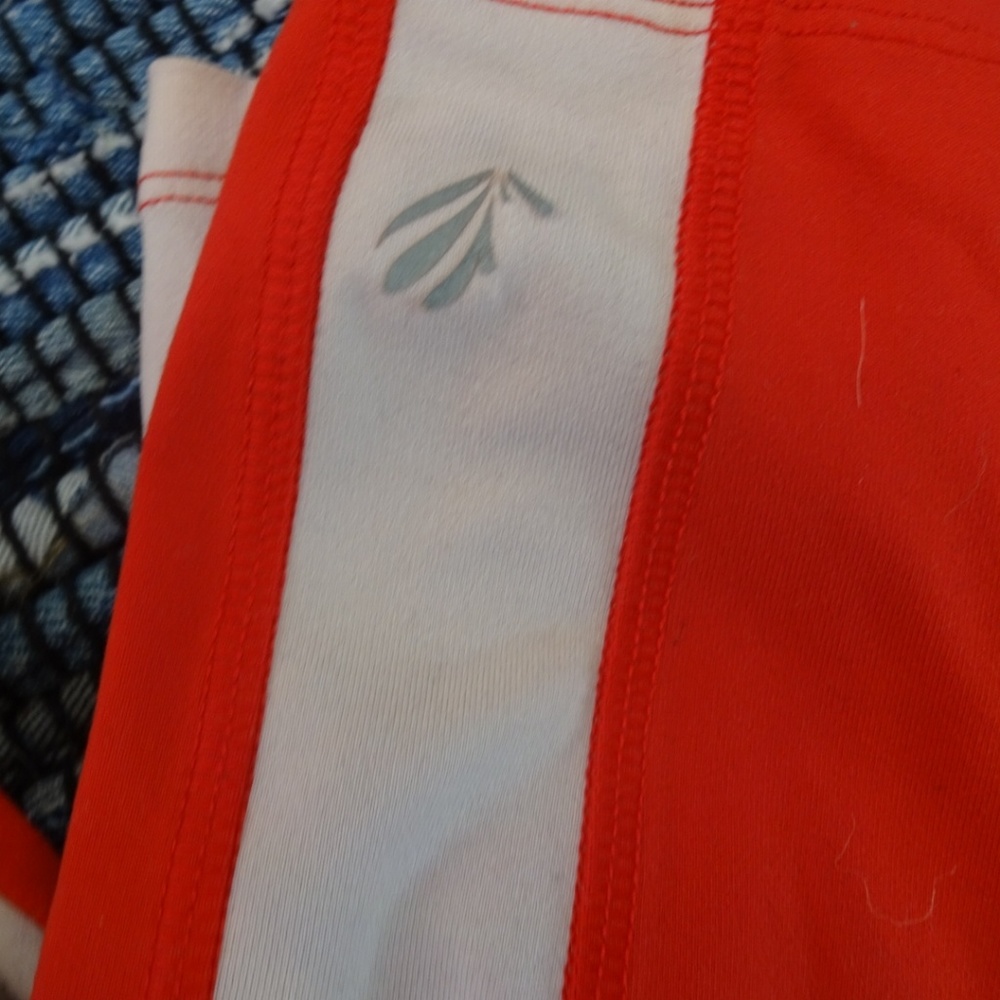 Red active pants - Picture 2 of 3